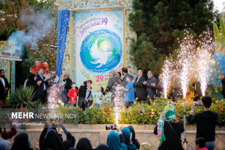 رونمایی از پوستر جشنواره بین‌المللی تئاتر کودک و نوجوان