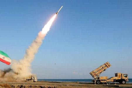 حمله موشکی به ناو هواپیمابر آبراهام لینکلن